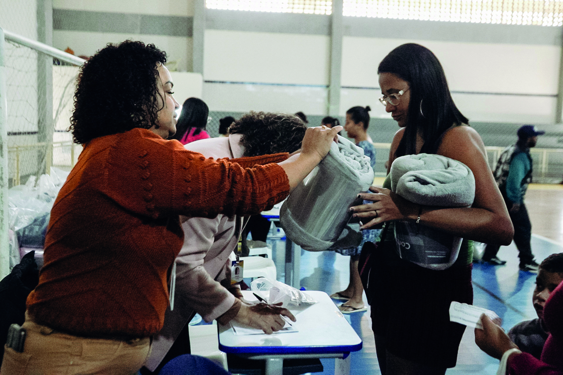 Prefeitura de Santana de Parnaíba entrega cobertores a pessoas e famílias atendidas pelos oito CRAS da cidade
