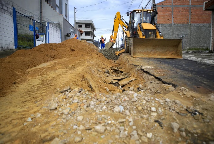 Prefeitura finaliza obra de drenagem na Rua João Paulo, no Residencial Santo Antônio