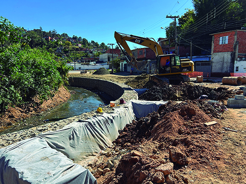 Obra de muro de contenção entra na fase final em Morato