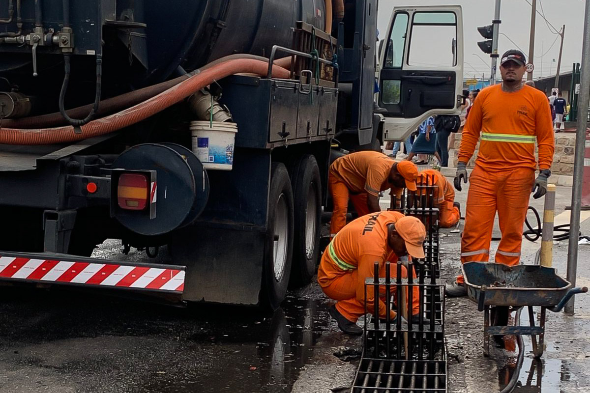 ‘Operação contra Enchentes’: Prefeitura de Jundiaí realiza limpeza preventiva em bairros das regiões Norte e Sul
