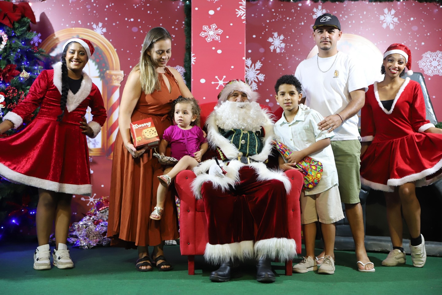 Natal Mágico de Caieiras encanta famílias com programação especial nos dias 20 e 21