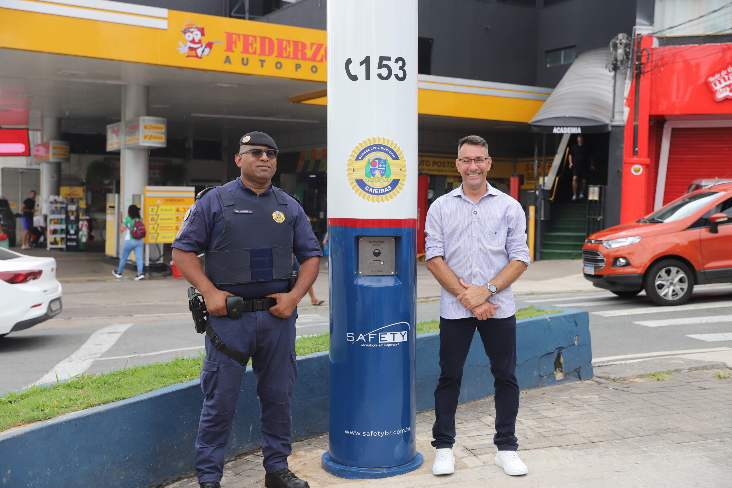 Totem de segurança 24h é instalado no centro de Caieiras