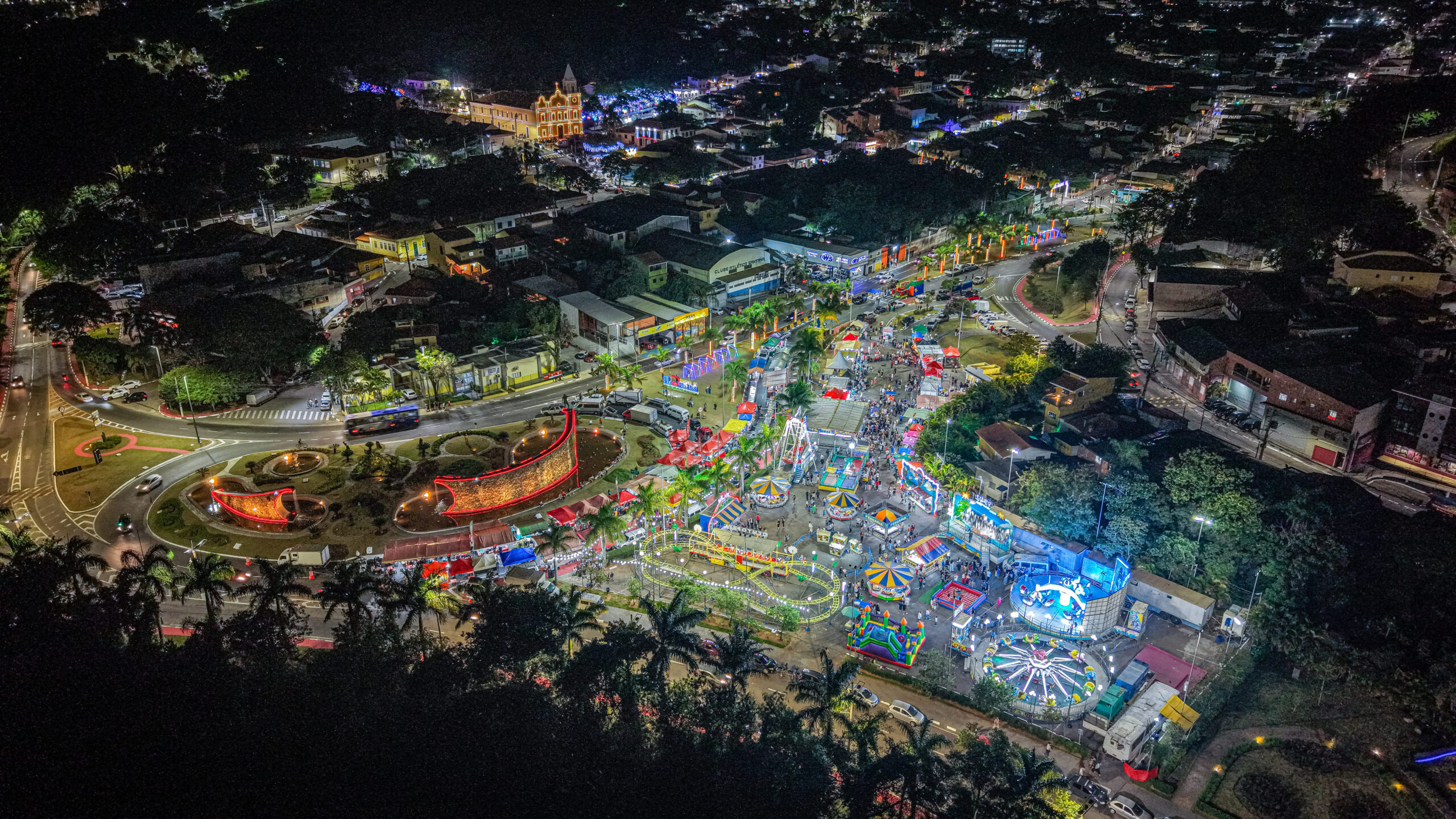 Desfile do Natal de Luz de Santana de Parnaíba é a novidade para 2025 e ocorre nos dias 19, 20 e 21 de dezembro