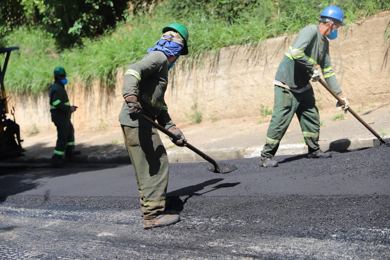 Gilmar Lagoinha acompanha obras de recapeamento do Vera Tereza