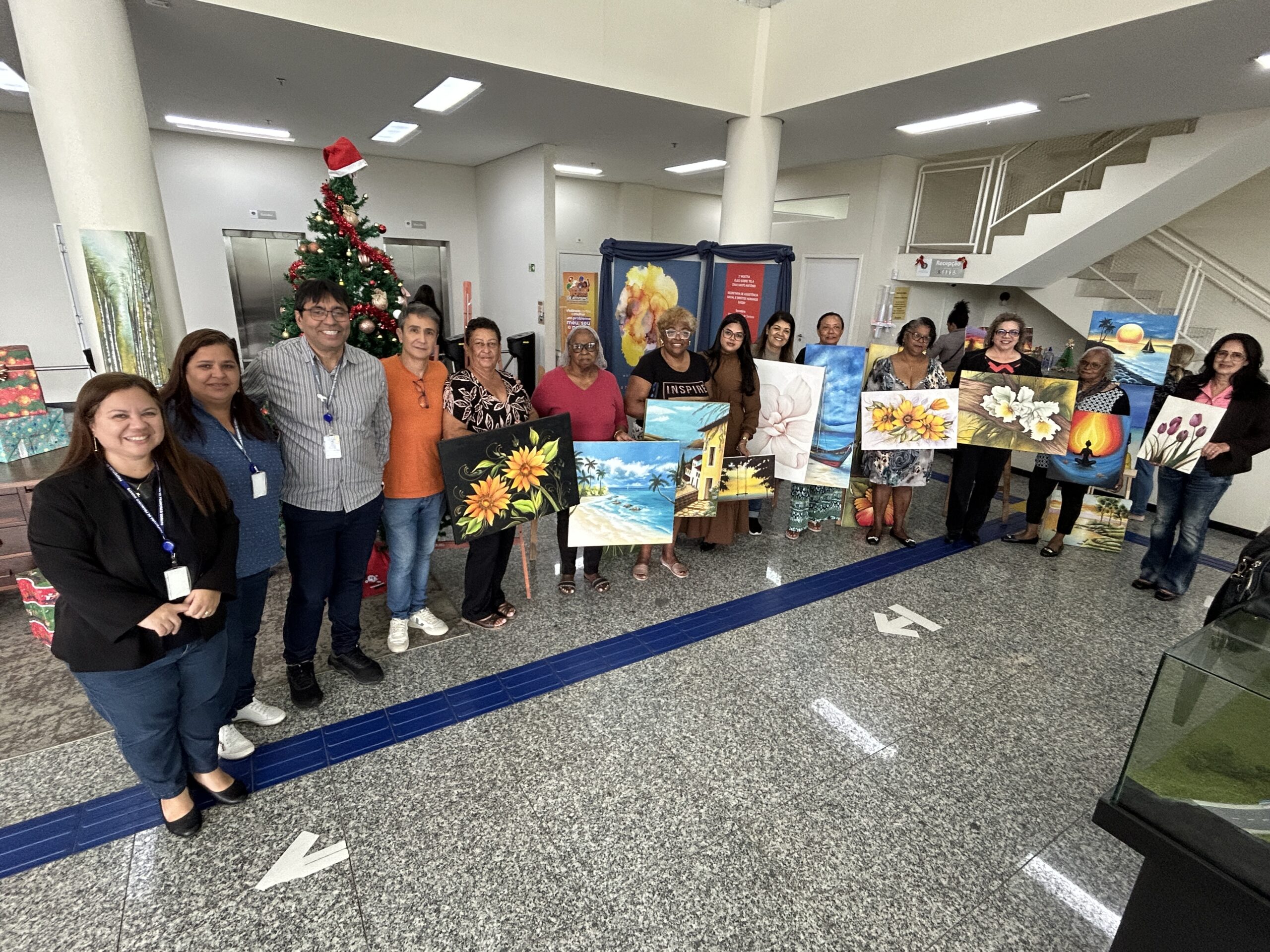 Exposição de quadros feitos no CRAS Santo Antônio
