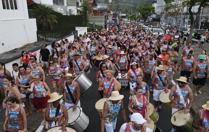 Bloco do Renatão arrasta multidão e leva alegria aos caieirenses 