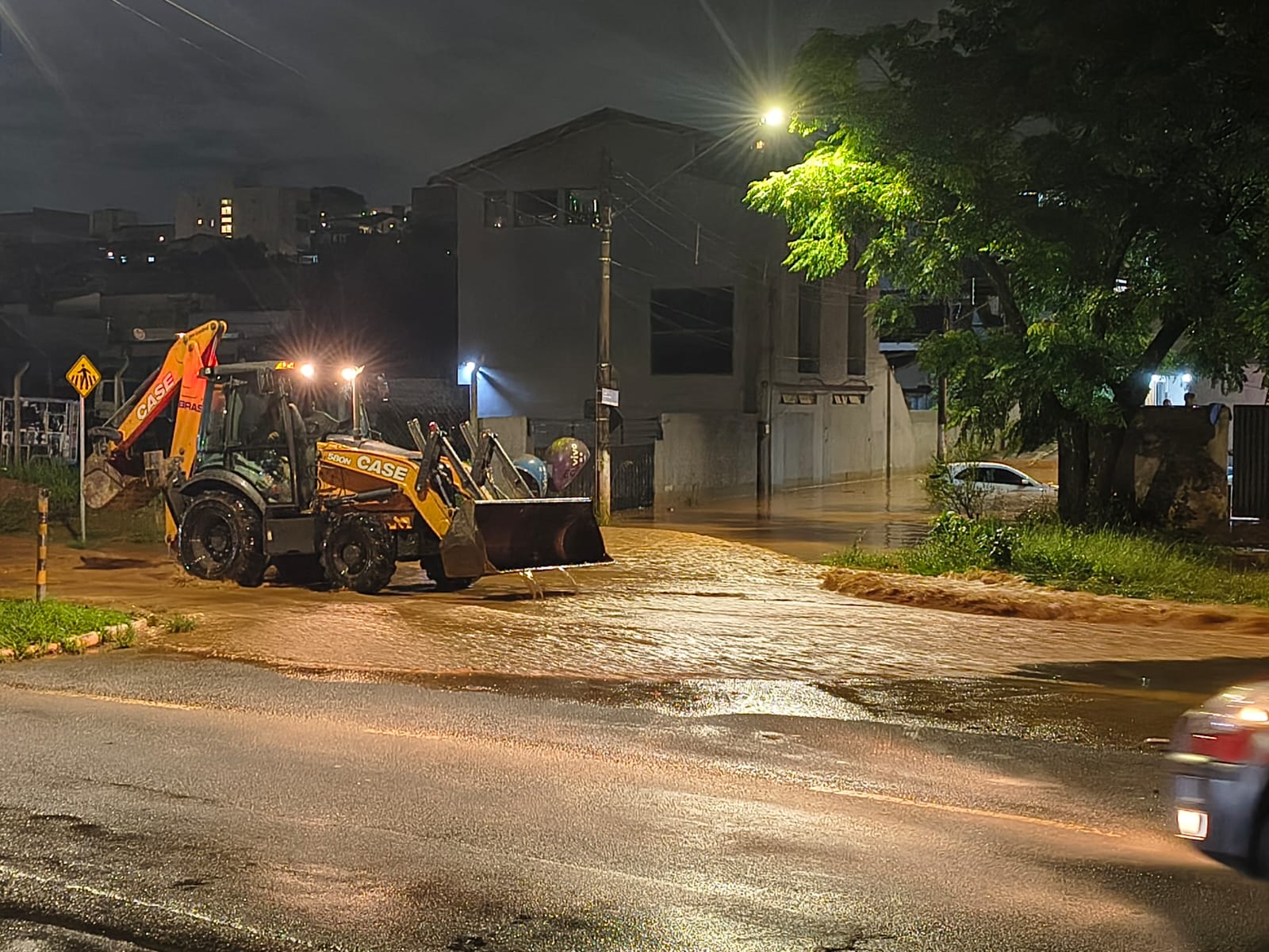 Prefeitura de Caieiras intensifica limpeza urbana, após fortes chuvas