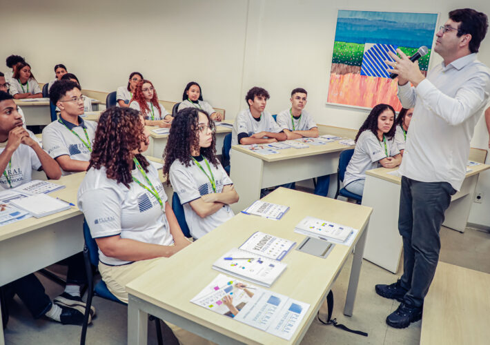 Indústria Plural inicia as aulas do Programa Print School em 2026